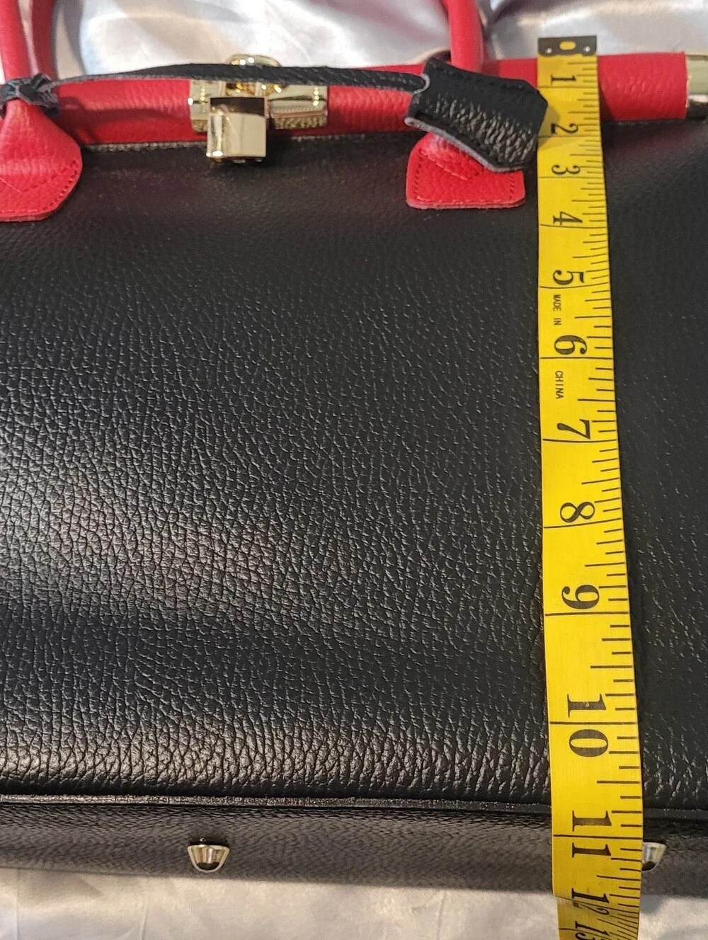 Borse In Pelle Black and Red Leather Top-Handle Women’s Bag Strap. Lock &   Key